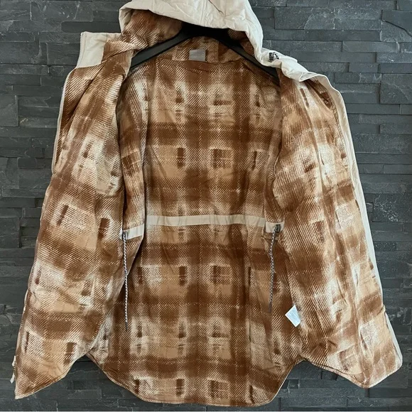 Columbia Chatfield Hill™ II Hooded Quilted Novelty Jacket w/Omni-Shield™ finish - Picture 11 of 16